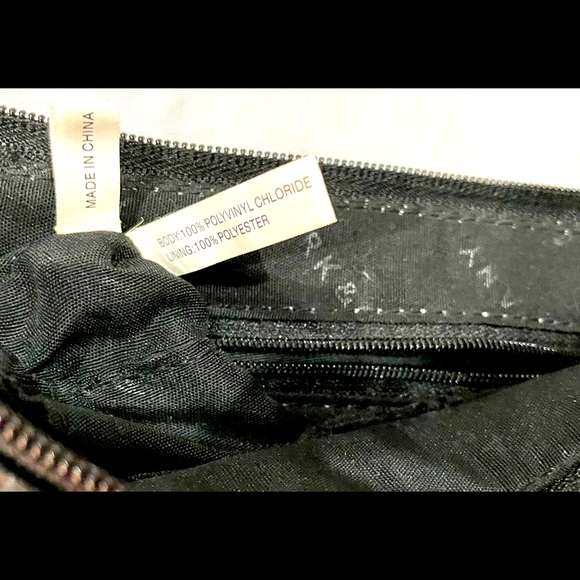 NEW YORK & CO initialed quilted black chain strap shoulder bag size 8x5 preowned - Picture 13 of 14